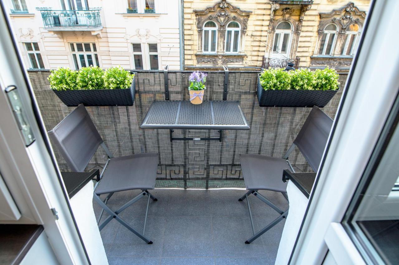 Tribeca City Center Apartments Cracovia Esterno foto
